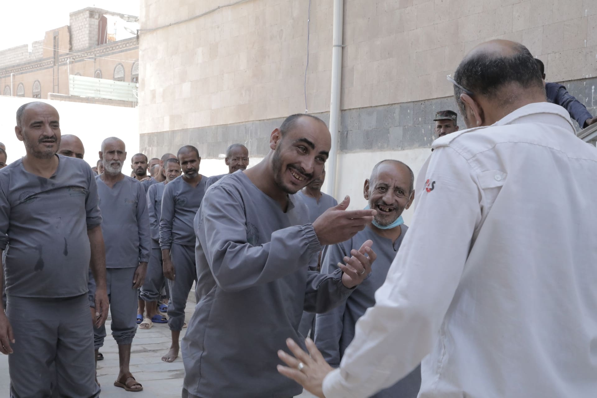 من الشارع إلى حياة كريمة